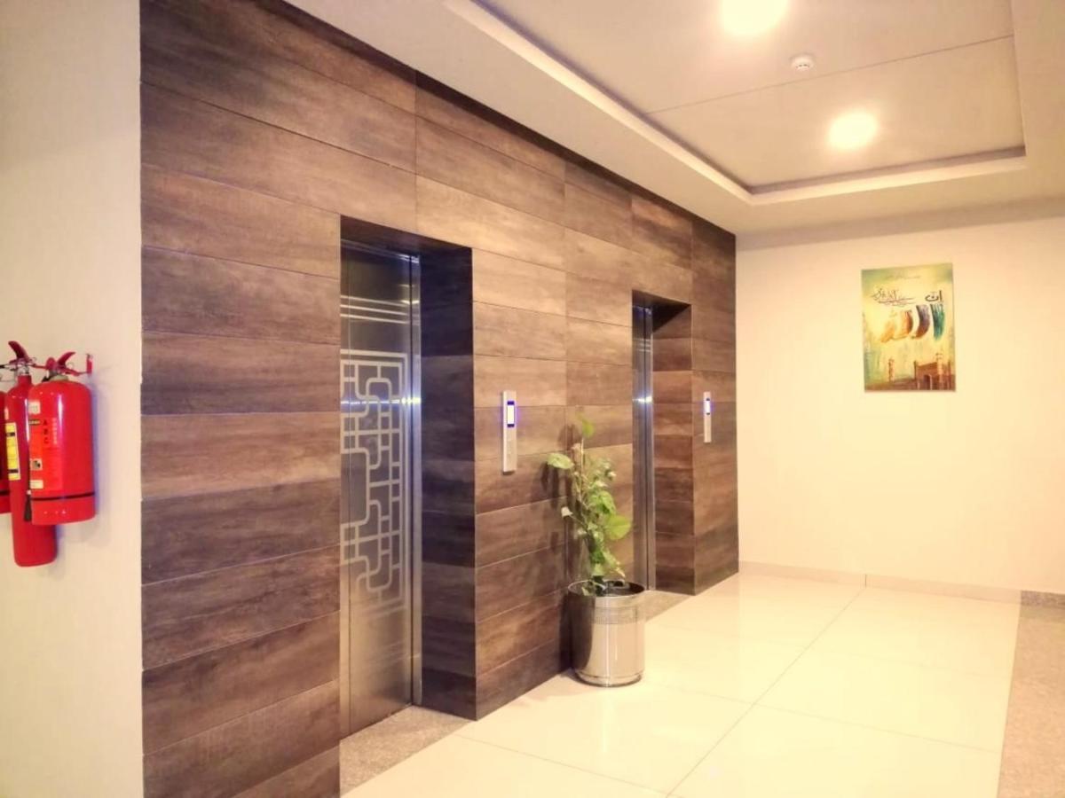 Executive 3 Bedrooms Apartment In Bahria Town 라왈핀디 외부 사진