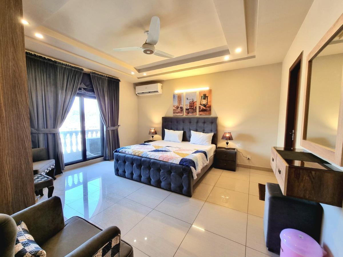 Executive 3 Bedrooms Apartment In Bahria Town 라왈핀디 외부 사진