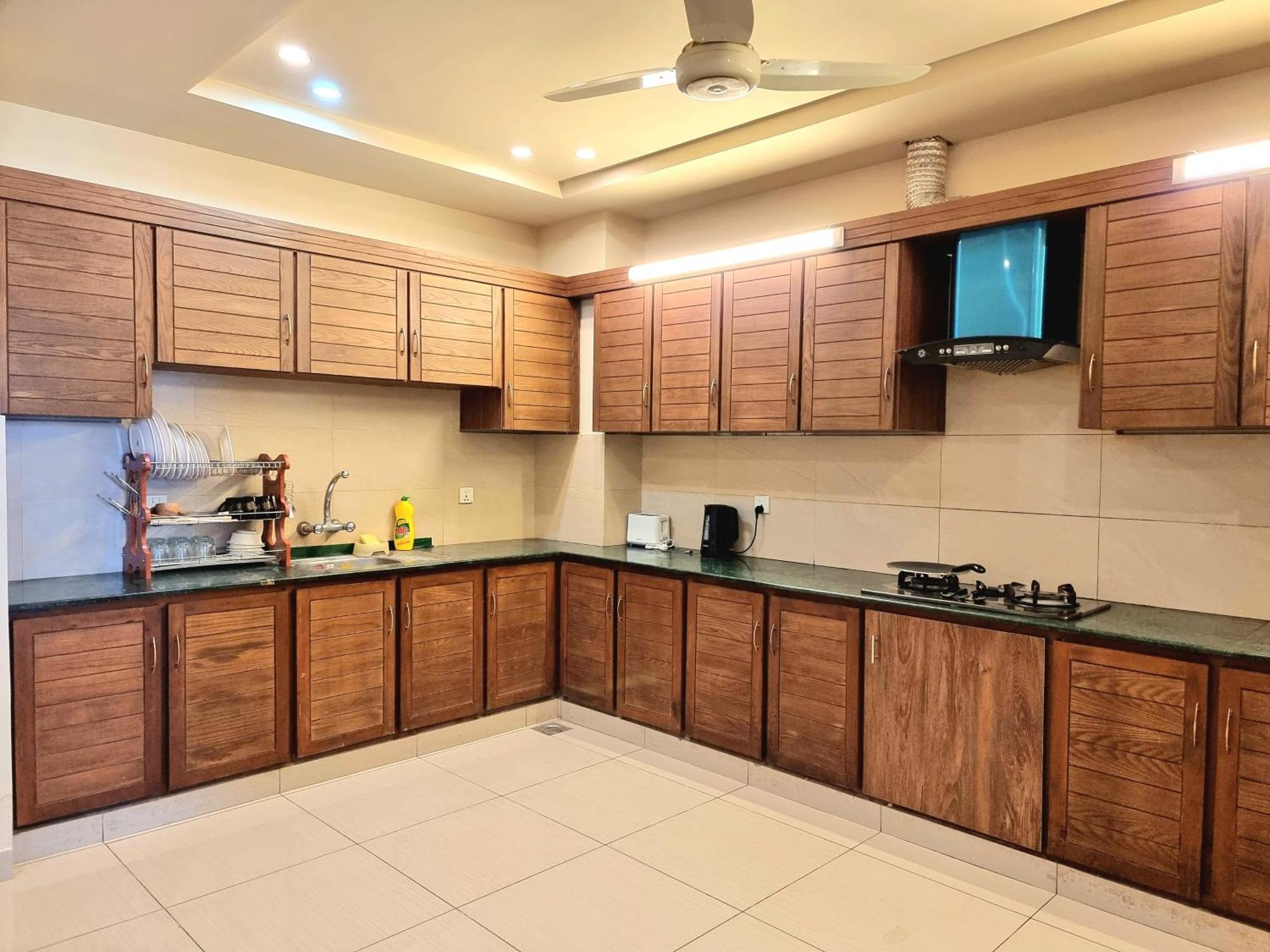 Executive 3 Bedrooms Apartment In Bahria Town 라왈핀디 외부 사진