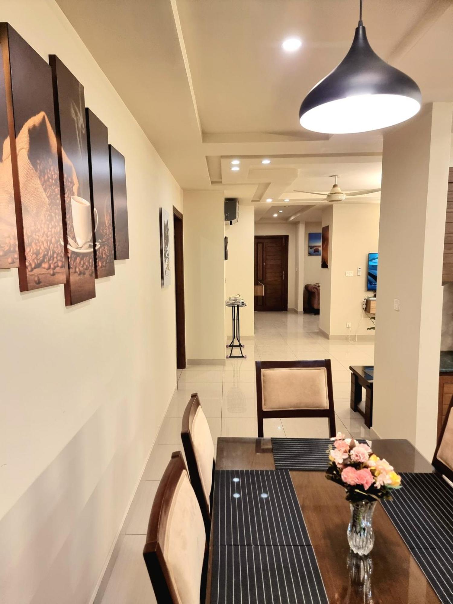 Executive 3 Bedrooms Apartment In Bahria Town 라왈핀디 외부 사진