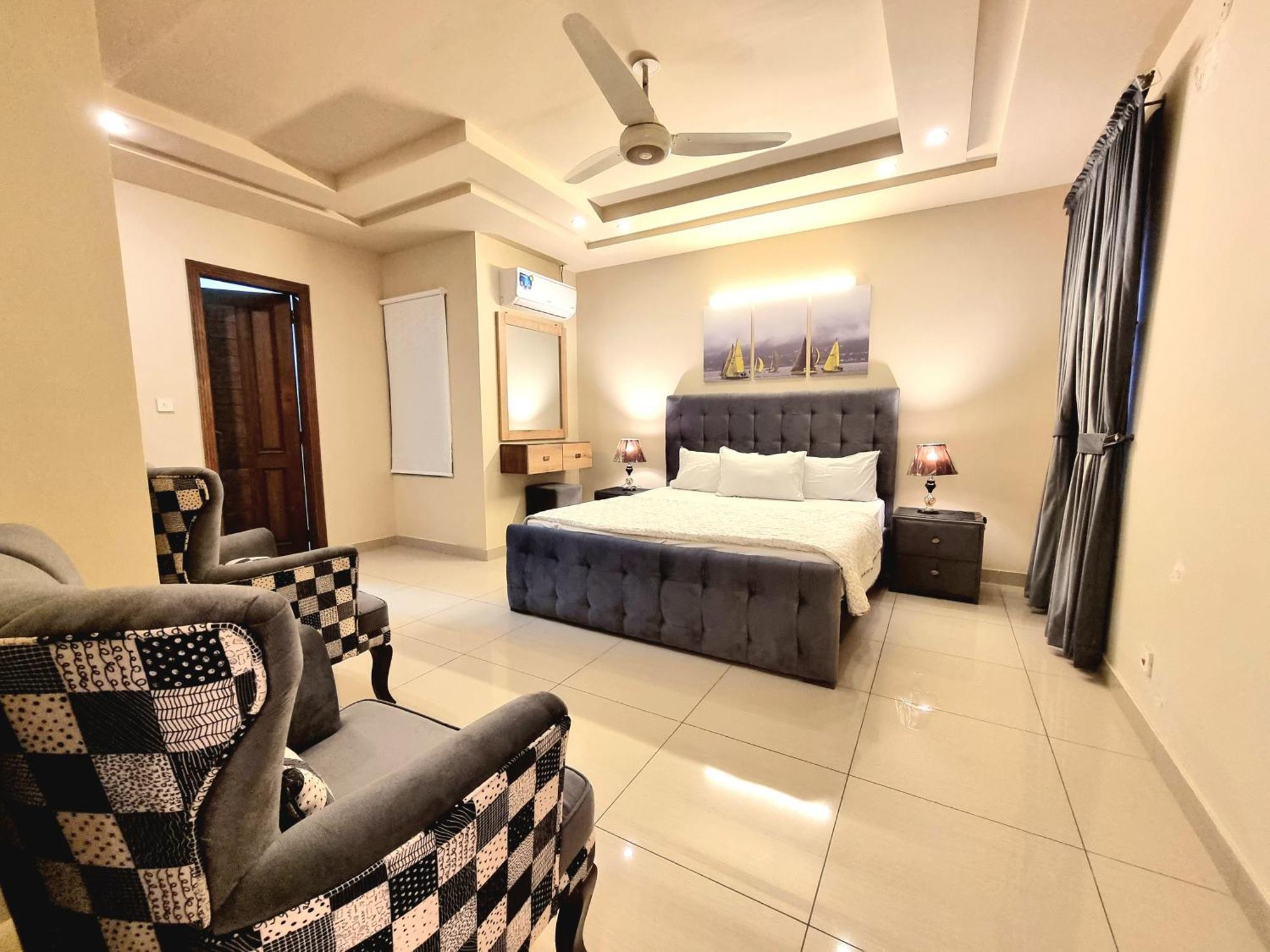 Executive 3 Bedrooms Apartment In Bahria Town 라왈핀디 외부 사진