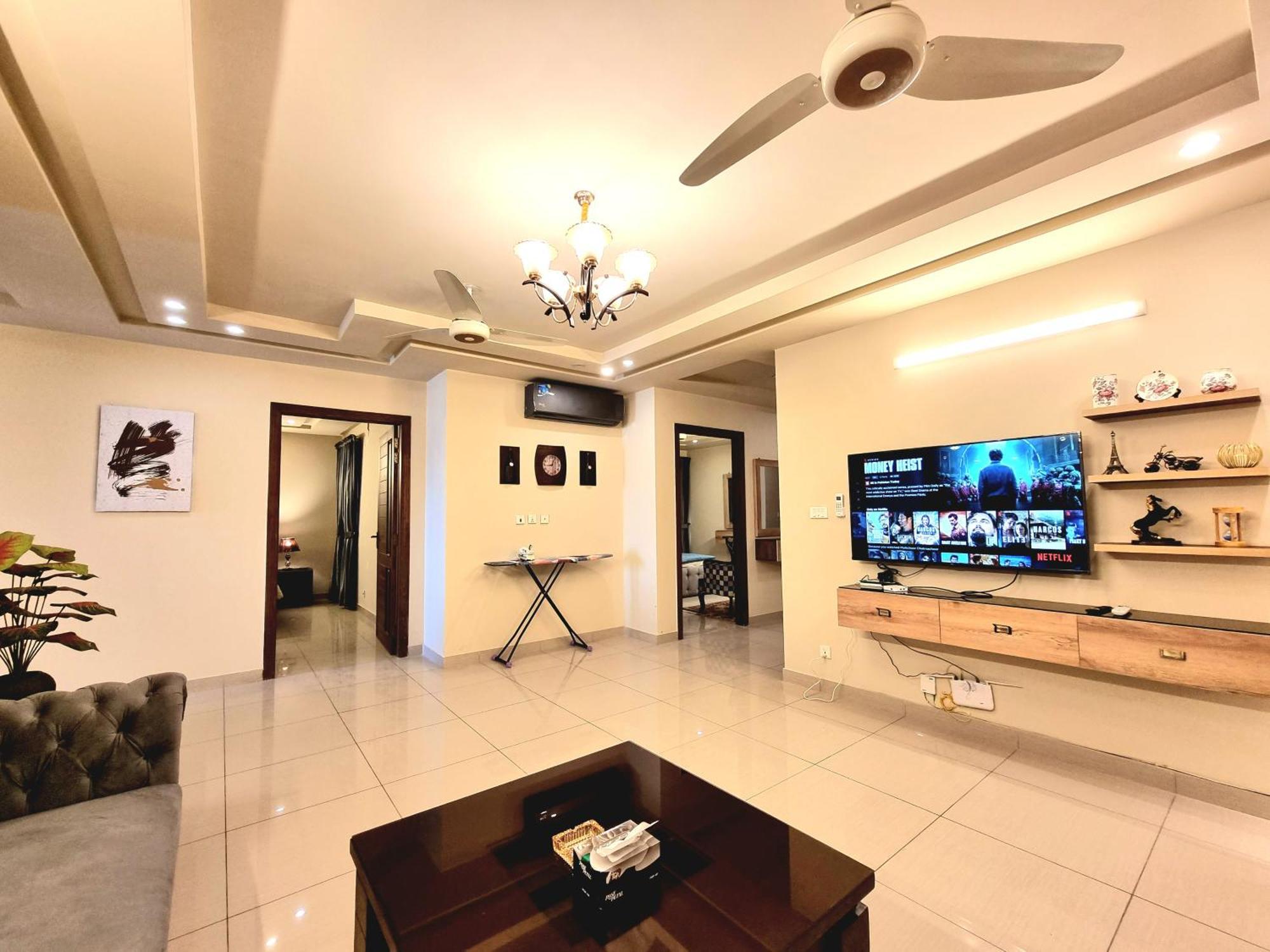 Executive 3 Bedrooms Apartment In Bahria Town 라왈핀디 외부 사진