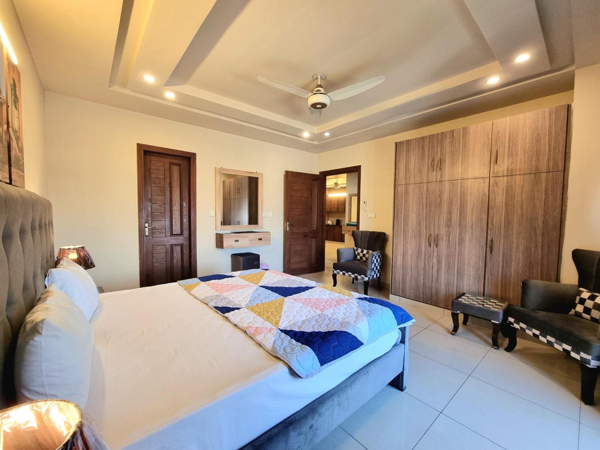 Executive 3 Bedrooms Apartment In Bahria Town 라왈핀디 외부 사진