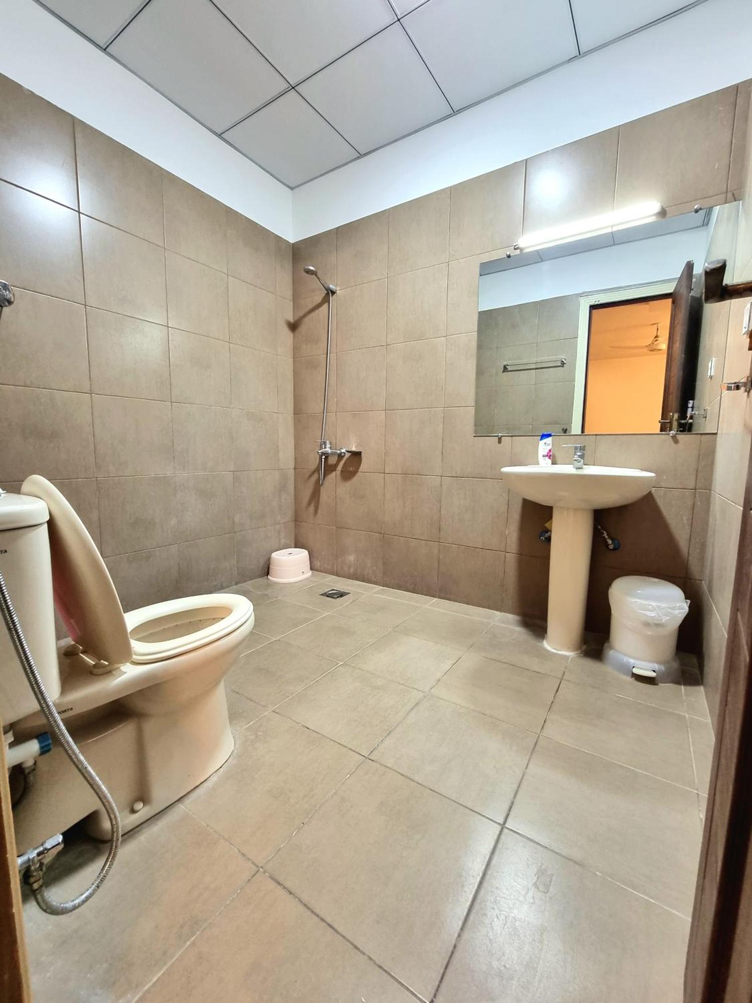 Executive 3 Bedrooms Apartment In Bahria Town 라왈핀디 외부 사진